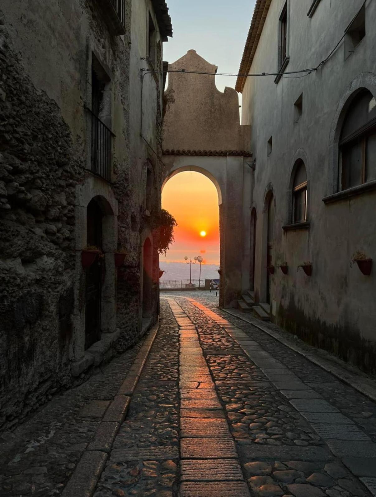 Bed and Breakfast La Rosa Blu Gerace Exterior foto
